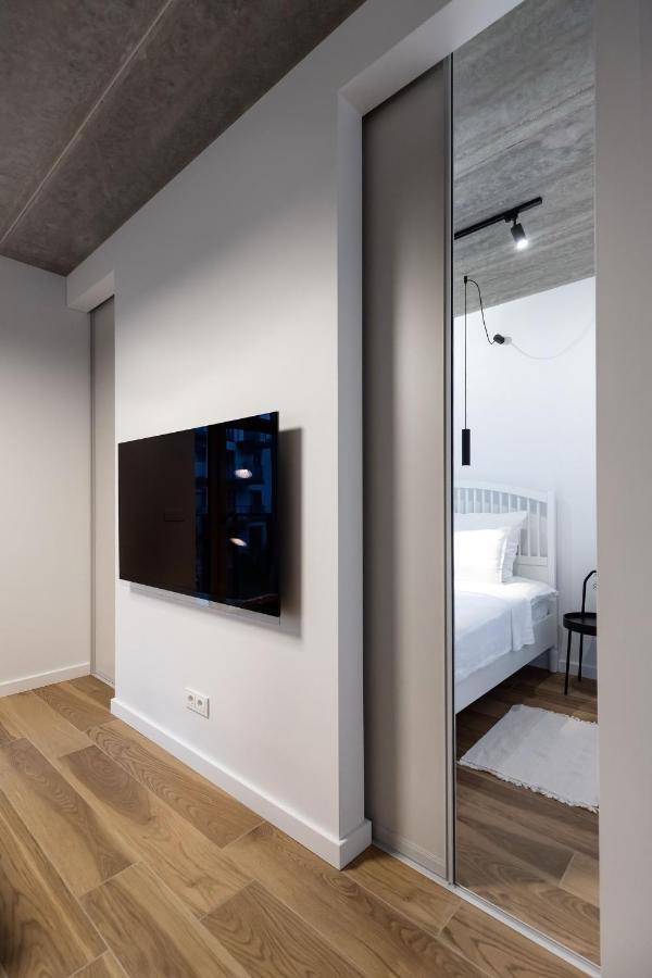 City Center Sanctuary Modern Business-Class Studio With Free Parking In The Heart Of Vilnius Exterior photo