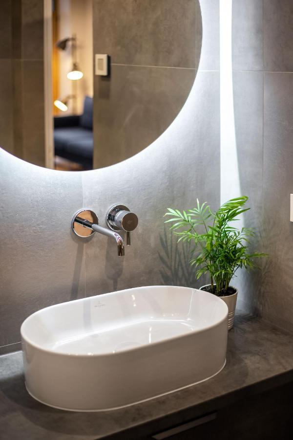 City Center Sanctuary Modern Business-Class Studio With Free Parking In The Heart Of Vilnius Exterior photo